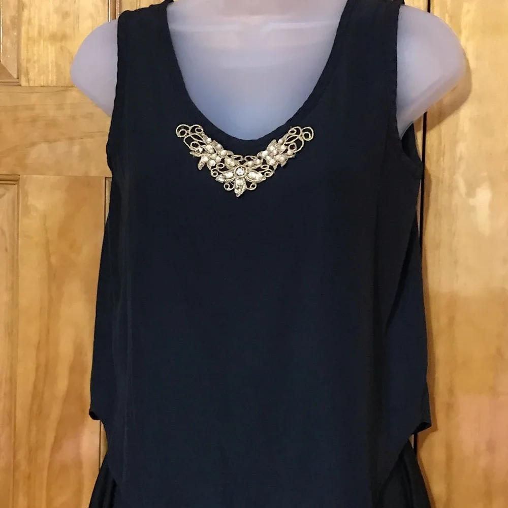 Langtry Dressy Tank Top Blouse Gold & Pearl Embellishment
Camisole 
Small 4 - 6 - Picture 2 of 14
